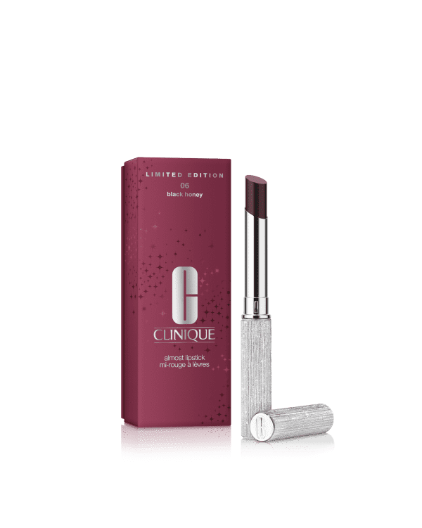 Batom Almost Lipstick Black Honey Diamond - Edição Limitada, O clássico batom da Clinique, ainda mais icônico em um deslumbrante estojo de edição limitada feito para se exibir.